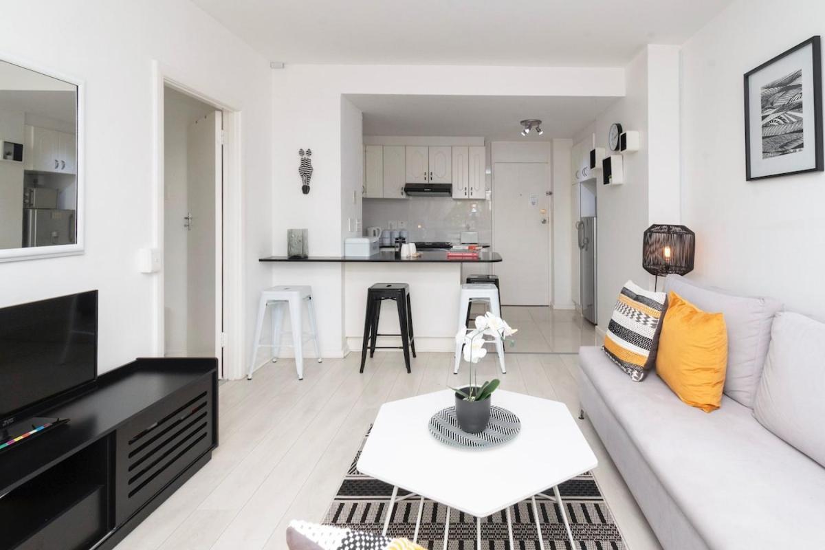 Apartment In Seapoint, Pool And Free Parking. Kapstadt